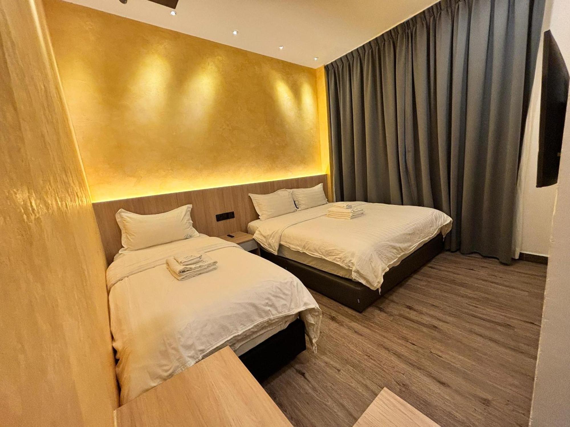 โอโย 90082 เรดส์ โฮเทล Hotel บินตูลู ภายนอก รูปภาพ